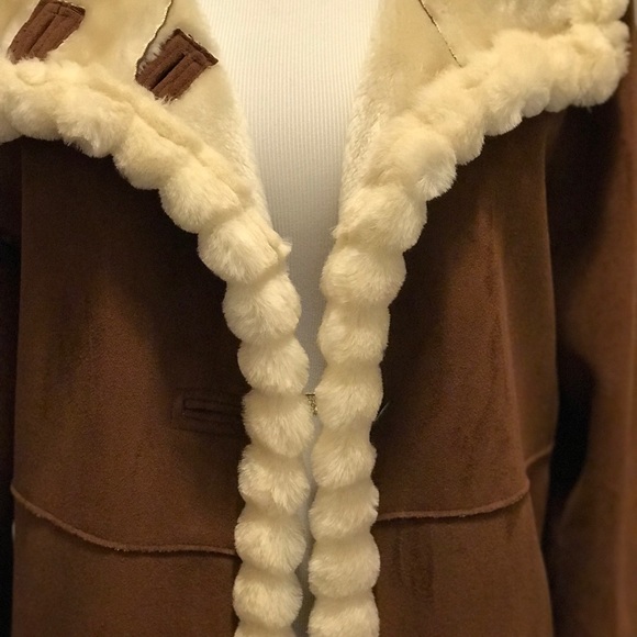 Coat - Picture 2 of 5